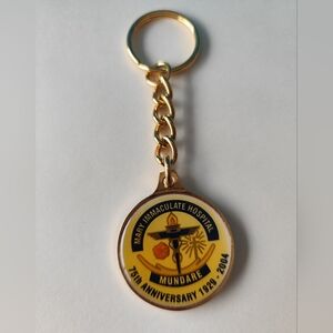 4/$20💥Gold Tone  MARY IMMACULATE HOSPITAL 75 Anniversary 1929-2004 KeyChain